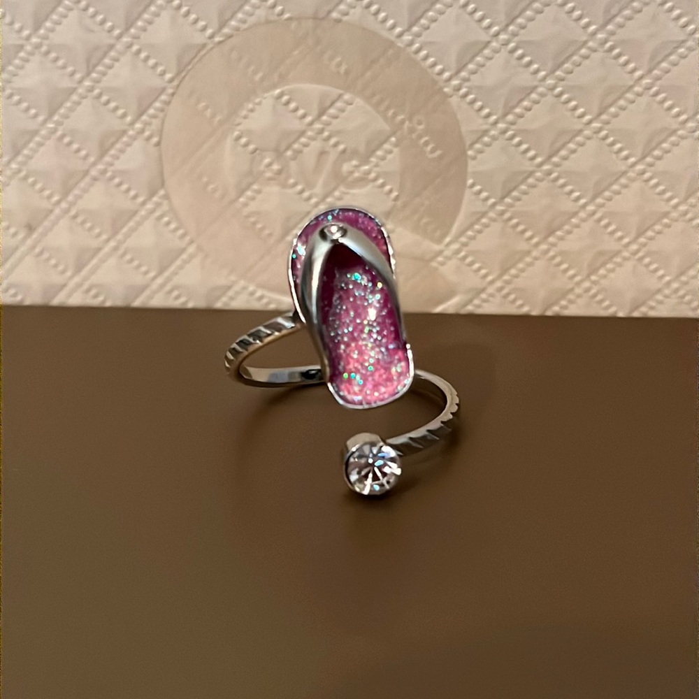 Adorable flip flop ring